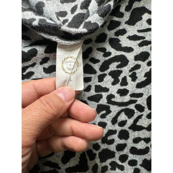 Sunshine & Rodeos Women’s Holiday Sweater Reindeer Patch Red Black Size L - Picture 2 of 5